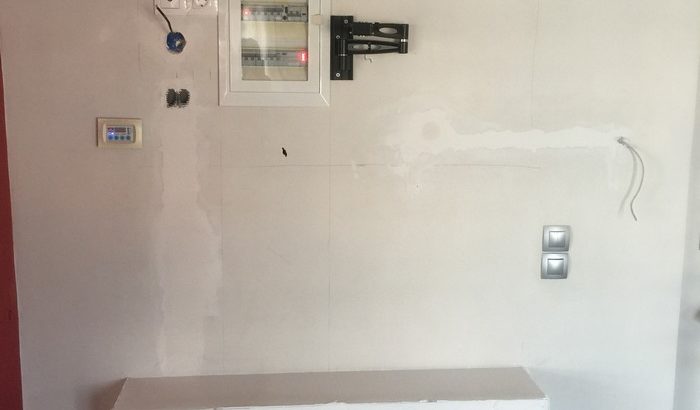 τοποθετηση ταπετσαριας και κατασεκυη επιπλου στον ωρωπο, topothetisi tapetsarias kai katataskeui epiplou ston oropo, topothetisi plakidion