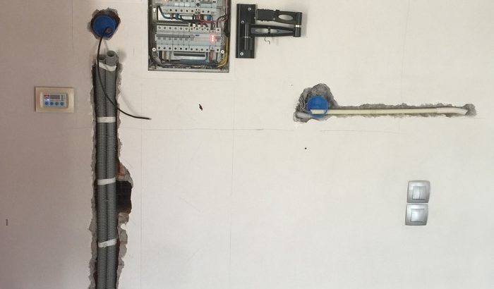 τοποθετηση ταπετσαριας και κατασεκυη επιπλου στον ωρωπο, topothetisi tapetsarias kai katataskeui epiplou ston oropo, topothetisi plakidion