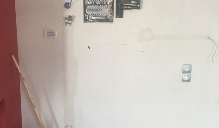 τοποθετηση ταπετσαριας και κατασεκυη επιπλου στον ωρωπο, topothetisi tapetsarias kai katataskeui epiplou ston oropo, topothetisi plakidion