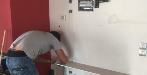 τοποθετηση ταπετσαριας και κατασεκυη επιπλου στον ωρωπο, topothetisi tapetsarias kai katataskeui epiplou ston oropo, topothetisi plakidion