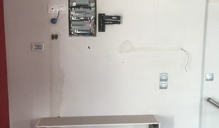 τοποθετηση ταπετσαριας και κατασεκυη επιπλου στον ωρωπο, topothetisi tapetsarias kai katataskeui epiplou ston oropo, topothetisi plakidion