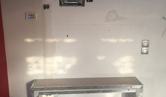 τοποθετηση ταπετσαριας και κατασεκυη επιπλου στον ωρωπο, topothetisi tapetsarias kai katataskeui epiplou ston oropo, topothetisi plakidion